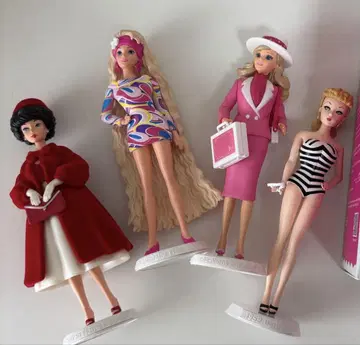 Pop mart Barbie 4개 세트