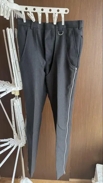 존 로렌스 설리반 슬랙스