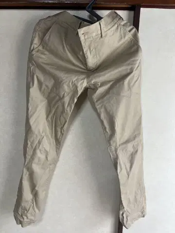 라코스테 커스텀 슬림핏 치노 팬츠 베이지