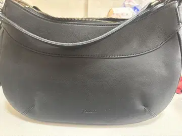 다코타 블랙 가죽 숄더백