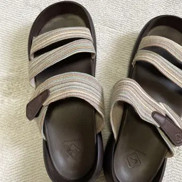 레게타카누 샌들 멀티 스트라이프
