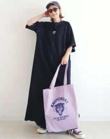 블랙 티셔츠 원피스 데님 스타일
