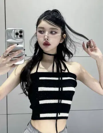 Darich 다리치 보더 베어 홀터 니트 탑