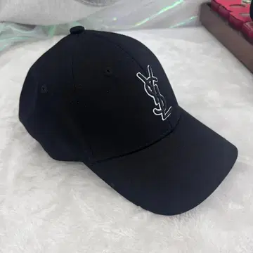 미사용 새상품 블랙 야구 모자 24시간 이내에 발송합니다.