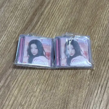 illit 원희 가챠가챠 키링 2개 세트