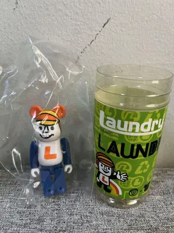 BE@RBRICK 베어브릭 100% 랜드리 보이 케이스 포함