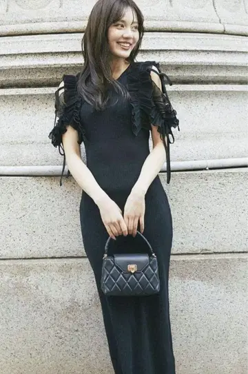 토코 클로젯 리본 포함 쉬폰 플리츠 프릴 리브 니트 원피스