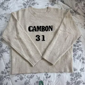 maisonmarble CAMBON 31 자수 베이지 긴팔 니트