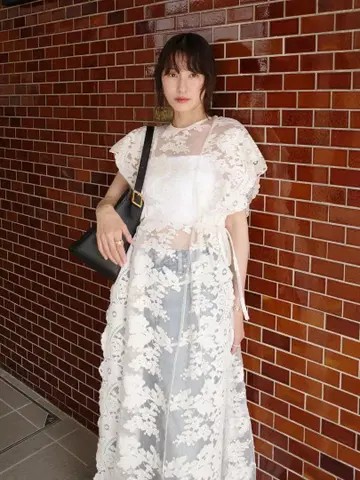 플라워 시어 레이스 롱 톱스