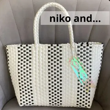 니코 앤 niko and 메르카도 백 화이트 블랙 카고 백 비닐 여름