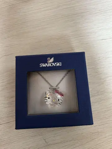 키티 스와로브스키 목걸이