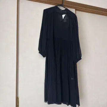 유니클로 플리츠 블랙 원피스 M