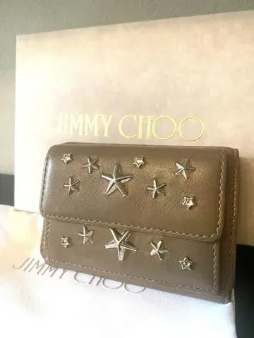 JIMMY CHOO 지미추 미니 지갑 3단 폴더형 스터드 베이지