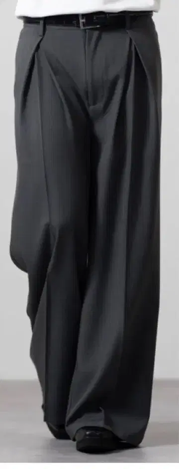 택 포함 미개봉품 CLEL 린넨 블렌드 3D 턱 슬랙스 차콜
