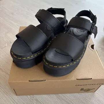 Dr.Martens 닥터마틴 통굽 샌들 보스 쿼드