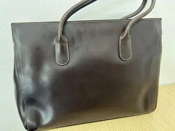 다크 브라운 가죽 토트백