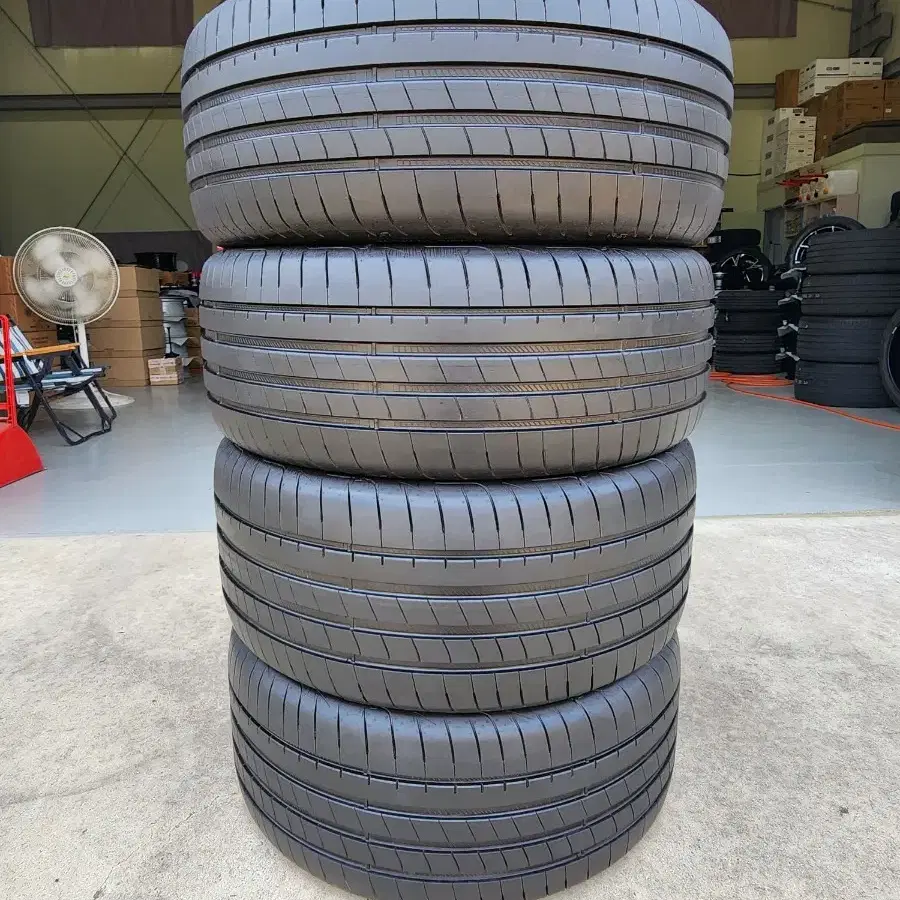 굿이어 이글F1 어시메트릭3 245 45 18, 275 40 18 타이어