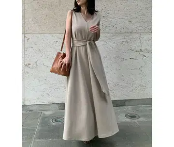 애뉴언스 V넥 컷 플레어 원피스 베이지 리본 롱 A 라인