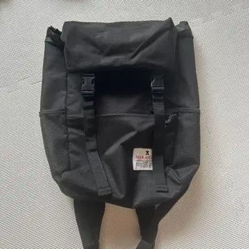 블랙 나일론 롤 탑 백팩