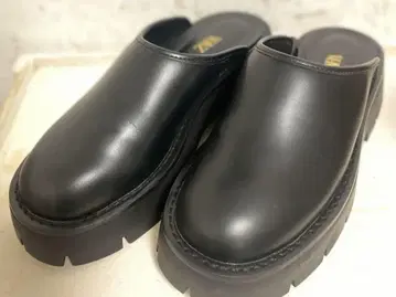 ZARA 자라 샌들 사보