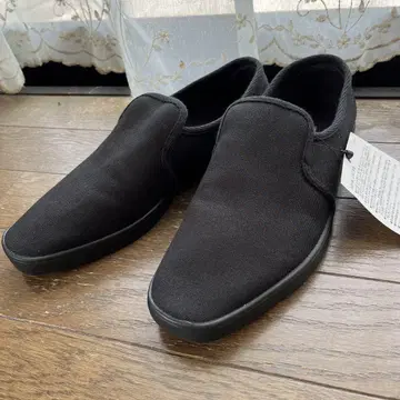 유니클로 블랙 슬립온 25.5cm
