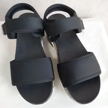 잉그 스트랩 샌들