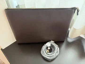 폴스미스 다크 브라운 가죽 클러치백