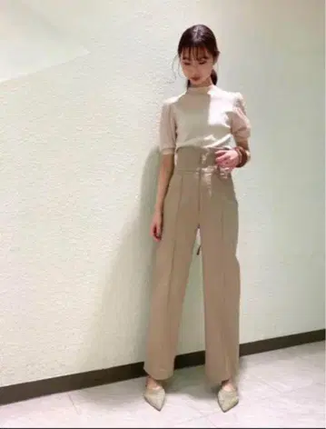 스나이델 레이스업 칼라 팬츠 베이지