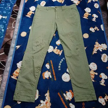 CHUMS 올리브 그린 스트레치 팬츠 슬림 핏
