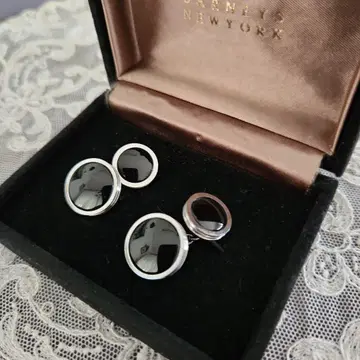 BARNEYS NEW YORK 커프스 단추 세트