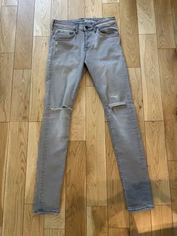 &DENIM 그레이 스키니 데님 무릎 데미지