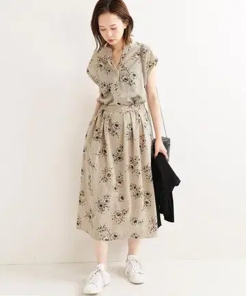 이에나 스트라이프 플라워 원피스