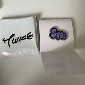 twice 사나 핀 배지