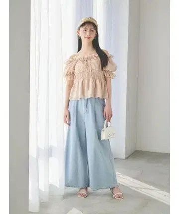 핑크 오프숄더 시어 체크 프릴 셔츠