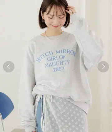 플라워 맨투맨 loose embroidery sweat