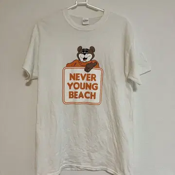 NEVER YOUNG BEACH 티셔츠 M 사이즈