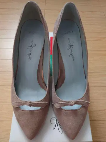 긴자 카네마츠 베이지 스웨이드 스틸레토 23cm