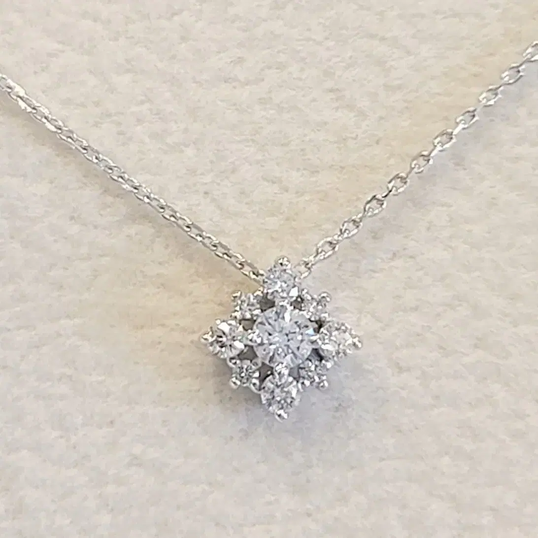 [Golden dew] 韓国☆18K☆L.O.V.E in Bloom 3 ペンダント GOLDEN DEW | 골든듀 Golden Dew 18k Dew Eternals 3 Pendant +