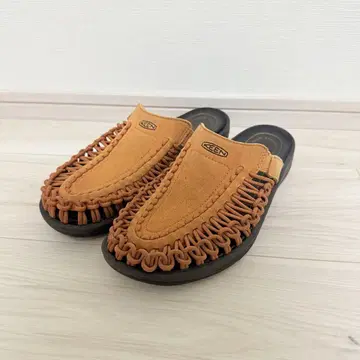 새상품급 KEEN 킨 유니크 2 슬라이드 샌들 26cm US8