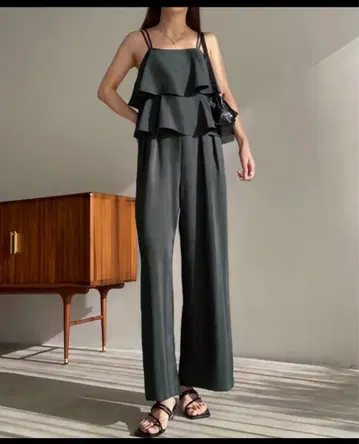 JUNOAH 주노아 턱 프릴 살로펫