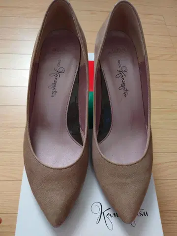 긴자 카네마츠 베이지 스틸레토 22.5cm