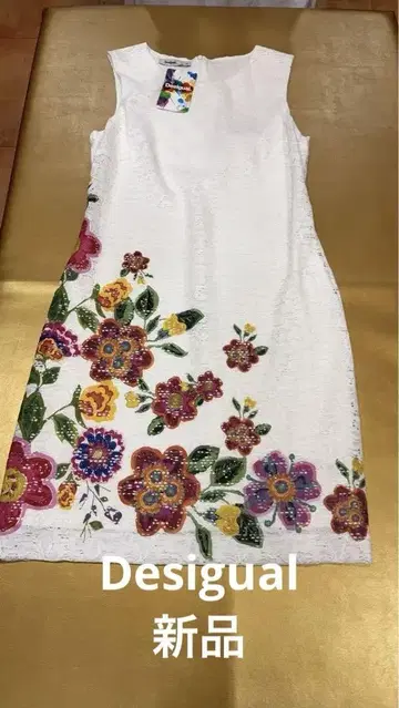 Desigual 꽃무늬 자수 슬리브리스 원피스 40