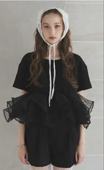 메라키 탑 미개봉 도트 프릴 헴라인 탑