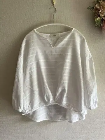 레리안 화이트 셔츠