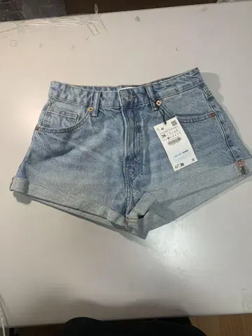 라이트 블루 하이웨스트 숏 팬츠 ZARA