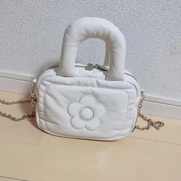 mary quant 충전솜 글로스 데이지 패치 2WAY 숄더백 화이트