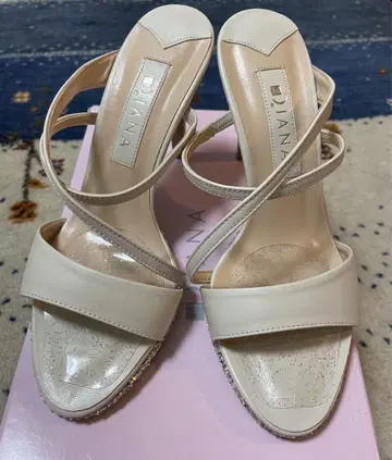 DIANA 샌들 23.0cm 베이지
