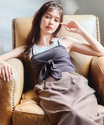 완판 색상 코코딜 택 포함 새상품 리본 디테일 니트 뷔스티에