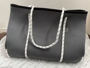 새상품 qbag paris 네오프렌 L 그래파이트