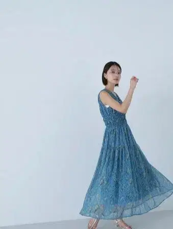 NATURAL BEAUTY BASIC 플라워 셔링 원피스